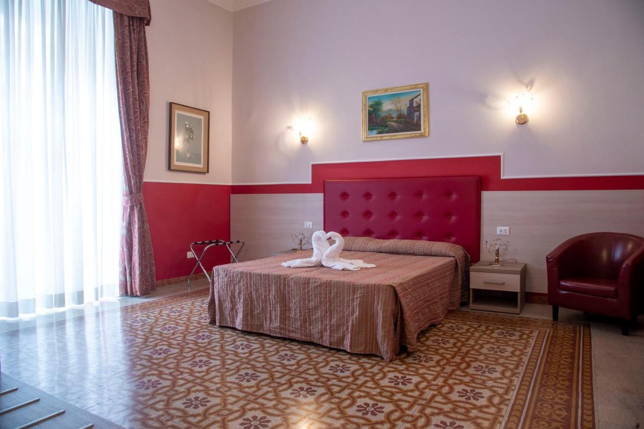Hotel Domus Napoleone Roma Exterior foto