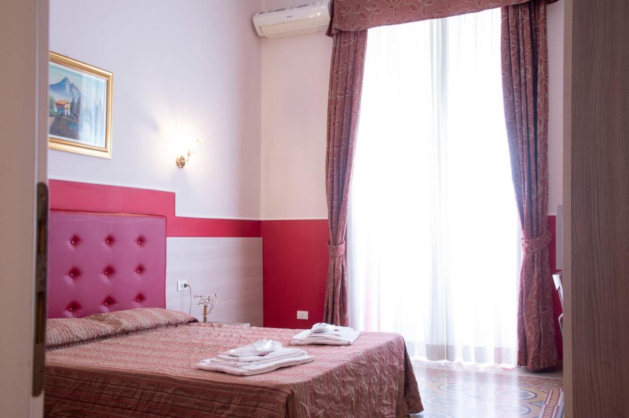 Hotel Domus Napoleone Roma Exterior foto
