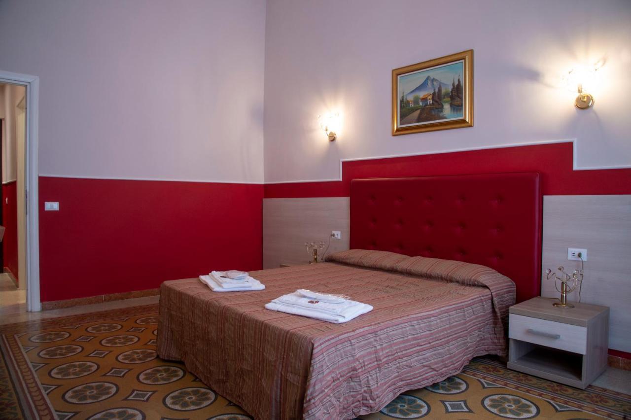 Hotel Domus Napoleone Roma Exterior foto