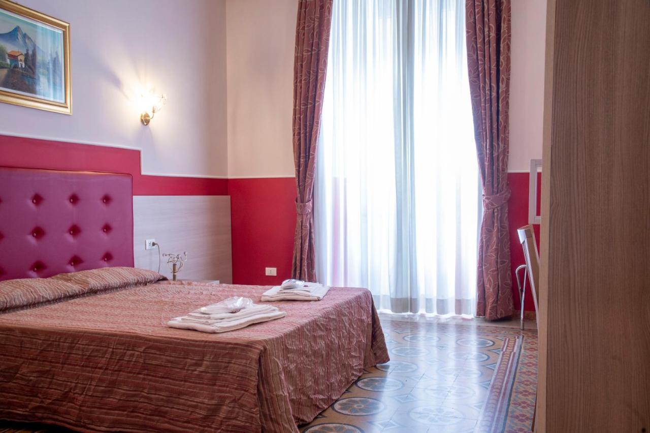Hotel Domus Napoleone Roma Exterior foto