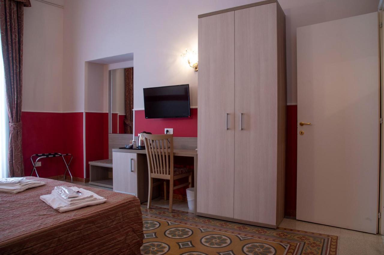 Hotel Domus Napoleone Roma Exterior foto