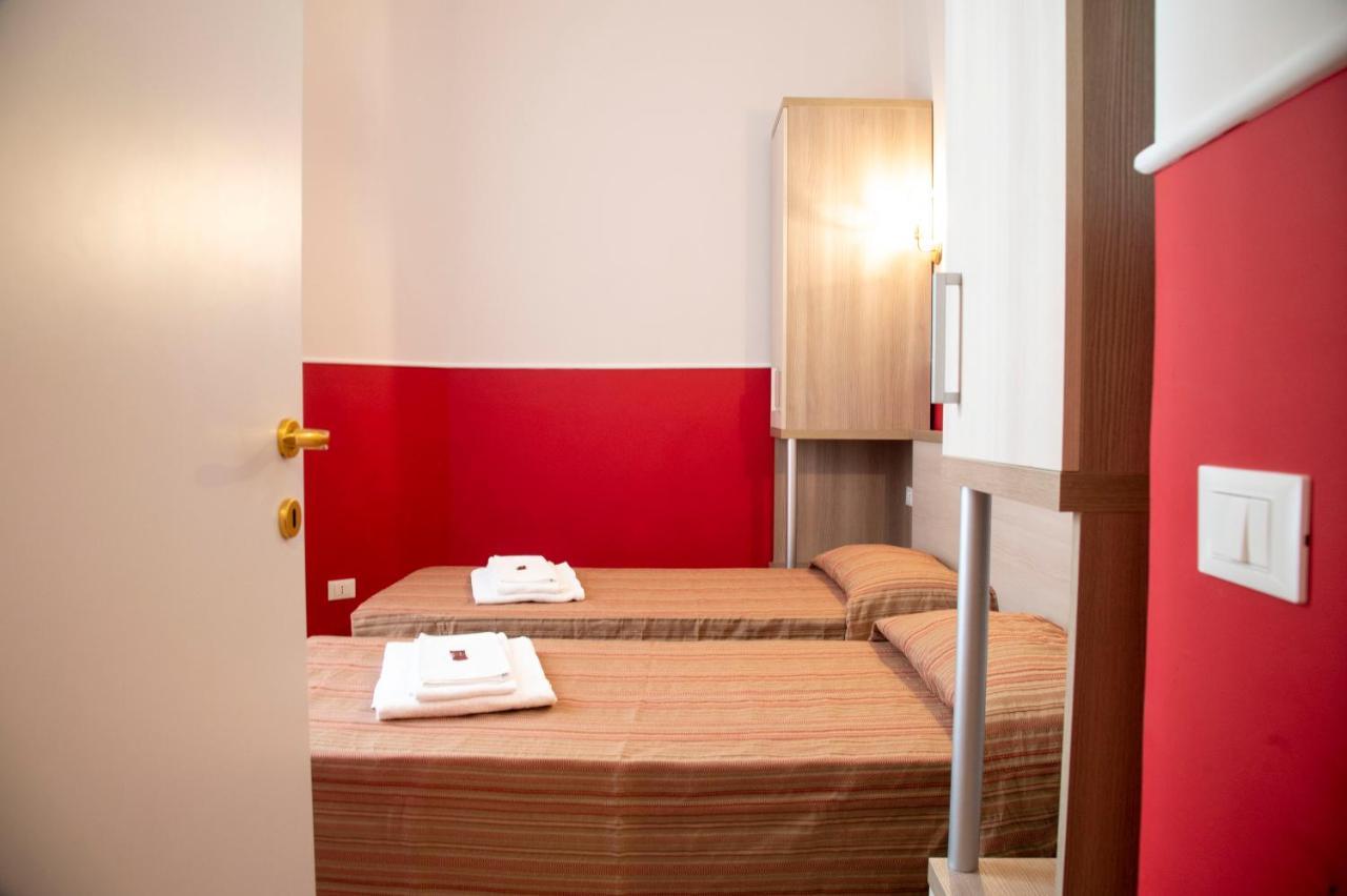 Hotel Domus Napoleone Roma Exterior foto