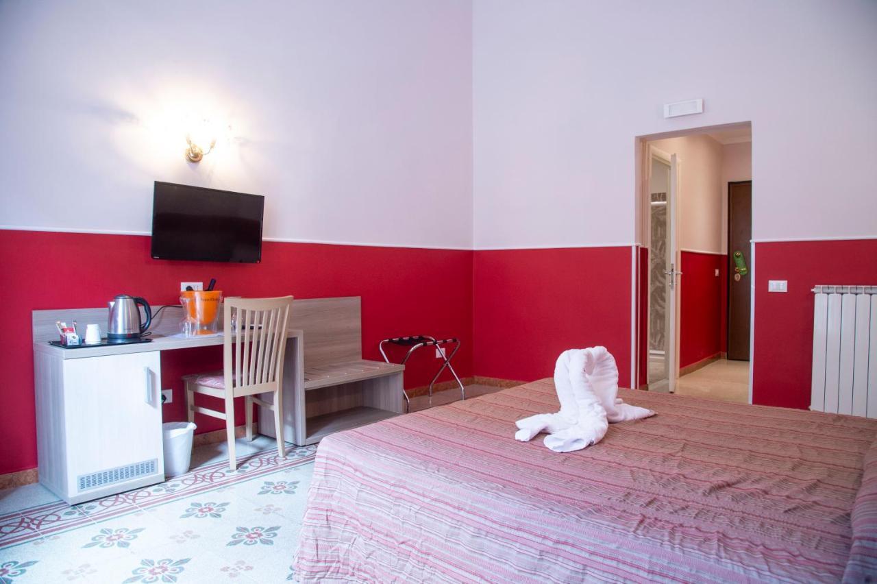 Hotel Domus Napoleone Roma Exterior foto