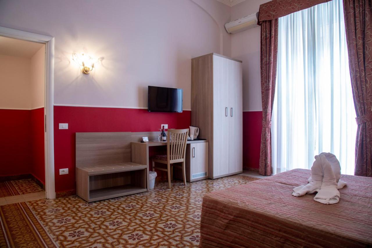 Hotel Domus Napoleone Roma Exterior foto